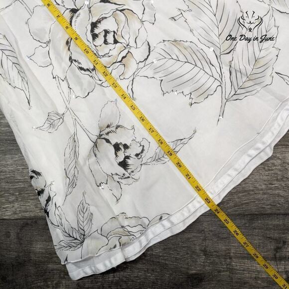 The Limited Sequin Accent Floral A Line Skirt Size 6 - Picture 4 of 5